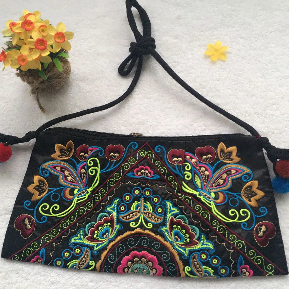 Vintage Embroidery Womens Messenger Bags National Trend Embroidery Cross-body Women Shoulder Bag Clutch Handbag Bolsa